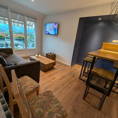 Logis Hotel Le Beau Site シャンボン・シュル・ラック エクステリア 写真
