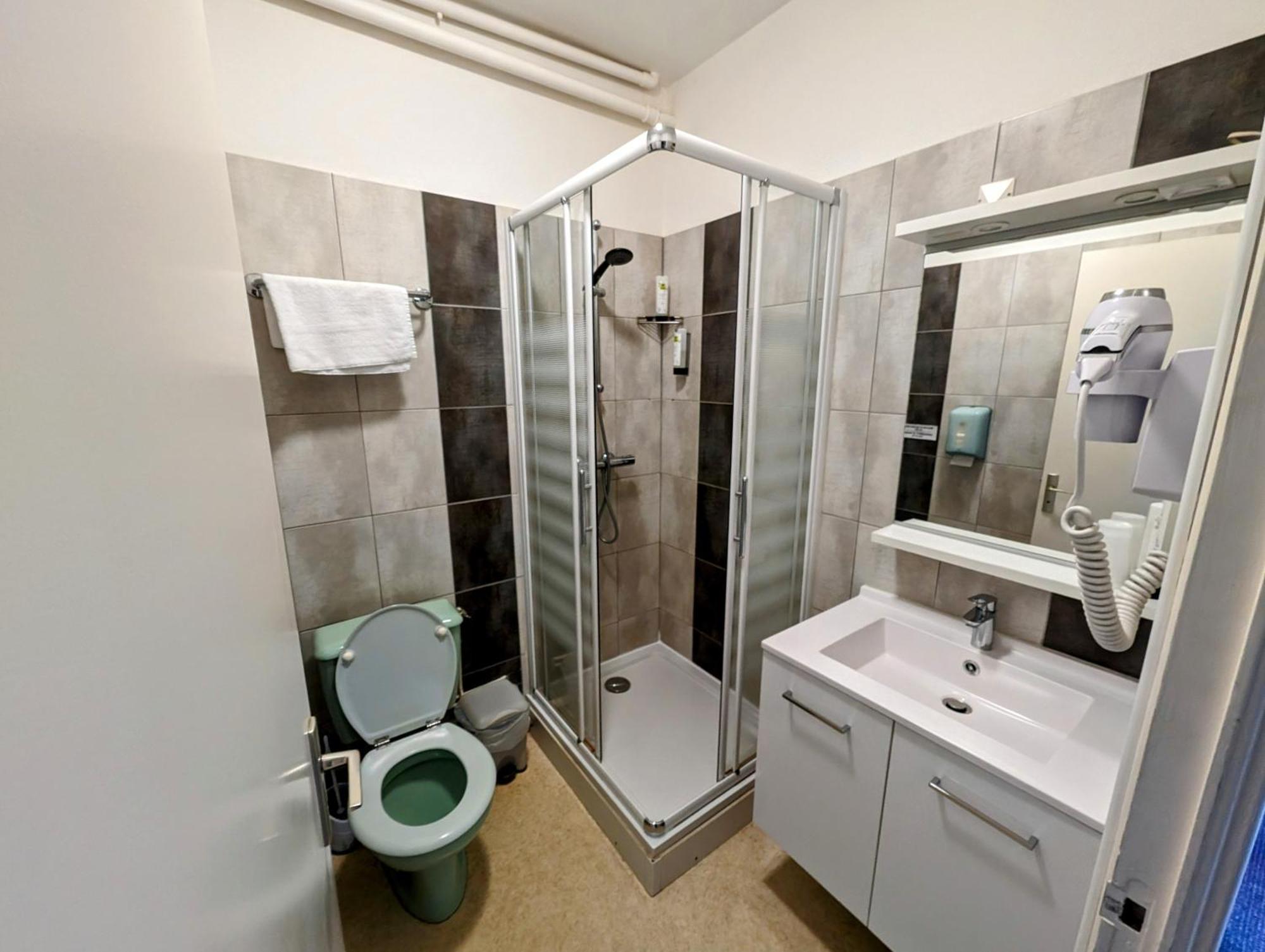 Logis Hotel Le Beau Site シャンボン・シュル・ラック エクステリア 写真