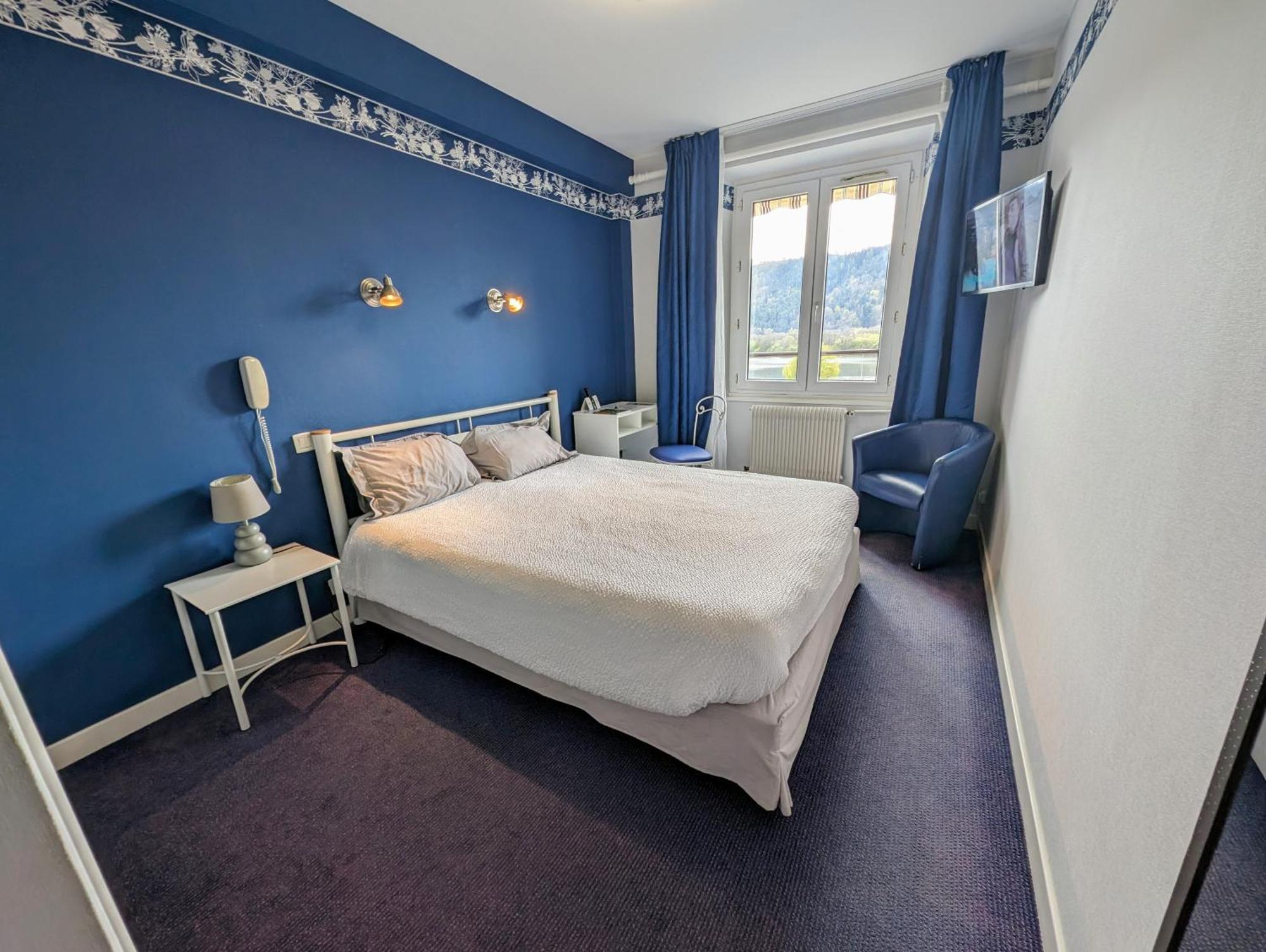 Logis Hotel Le Beau Site シャンボン・シュル・ラック エクステリア 写真